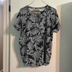 Loft floral print top, charcoal with white flowers. Size MP.  Great condition.